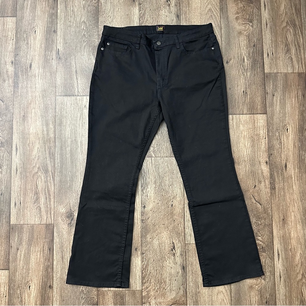 Lee Bootcut Mid Rise Black Jeans Women’s Size 16 Short